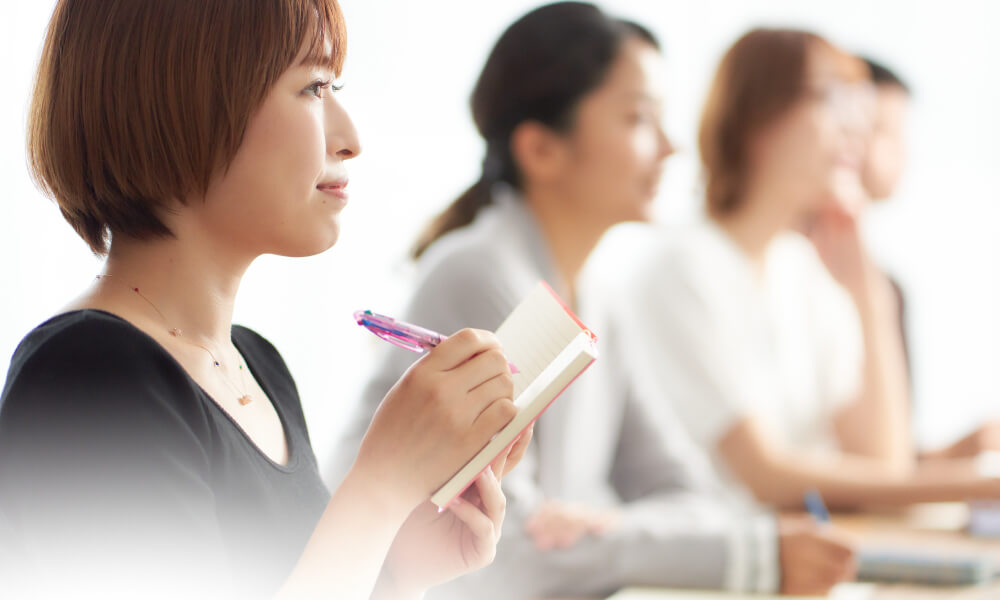 専門職向け研修・教材についての概要